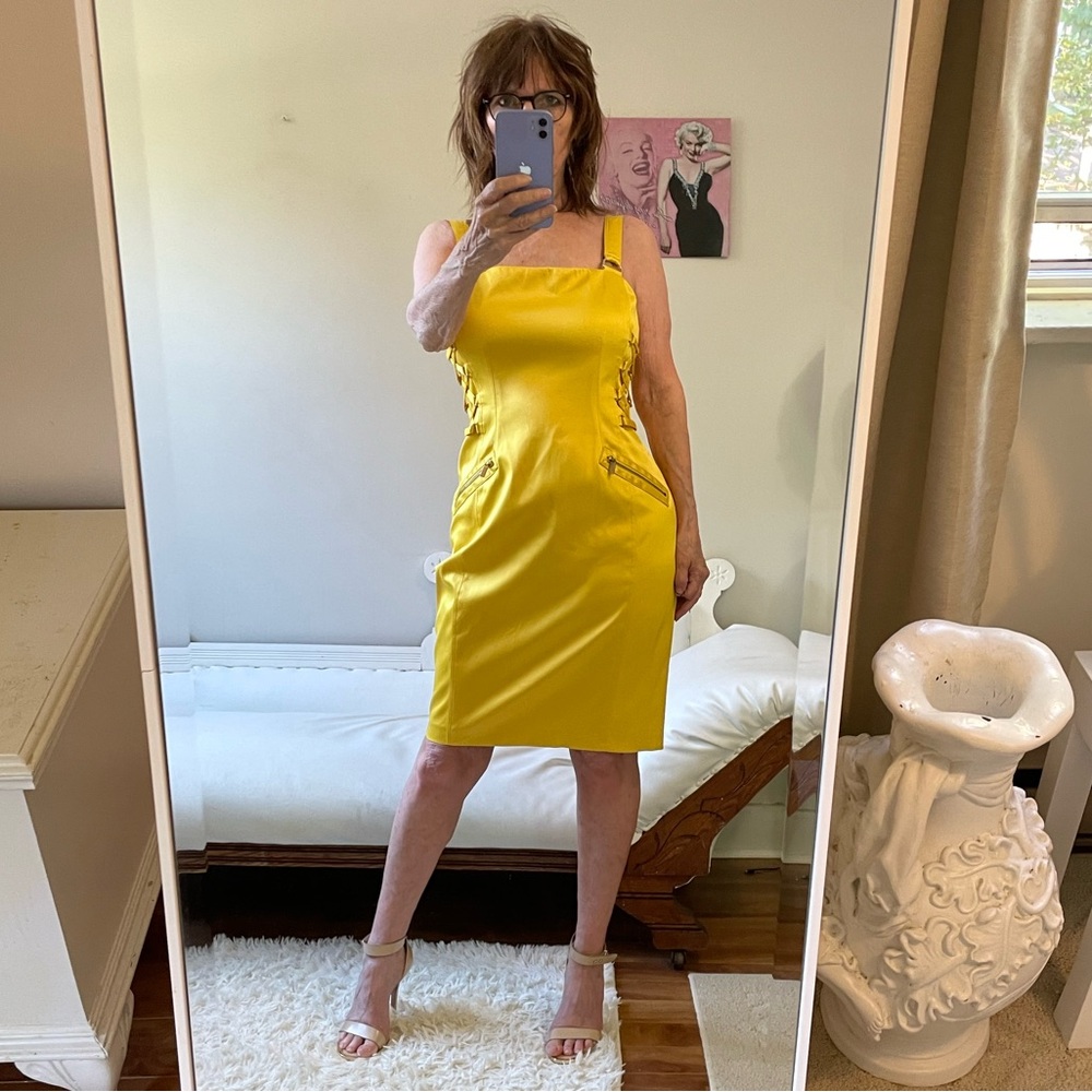 CACHE YELLOW SLEEVELESS DRESS SIDE LACES BACK ZIPPER LINED SLIT STRAPS GOLD